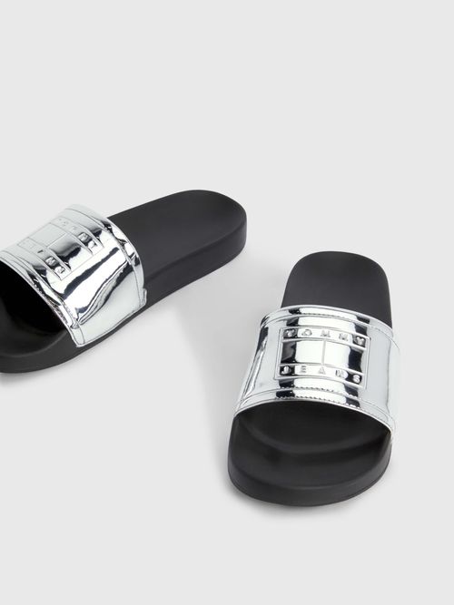 Sandalias-metalizadas-con-parche-tonal-de-mujer