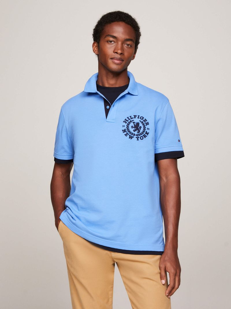 Polo con logo bordado en pecho de hombre