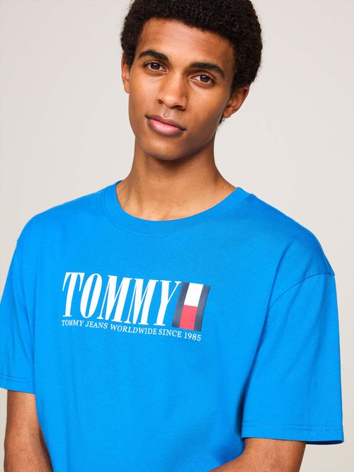 Playera de cuello redondo con logo de Tommy de hombre Tommy Jeans ...