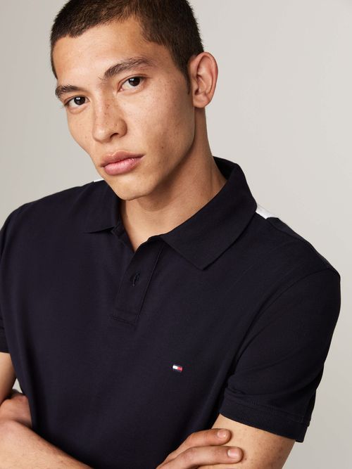 Polo-de-corte-regular-con-diseño-color-block-de-hombre-Tommy-Hilfiger
