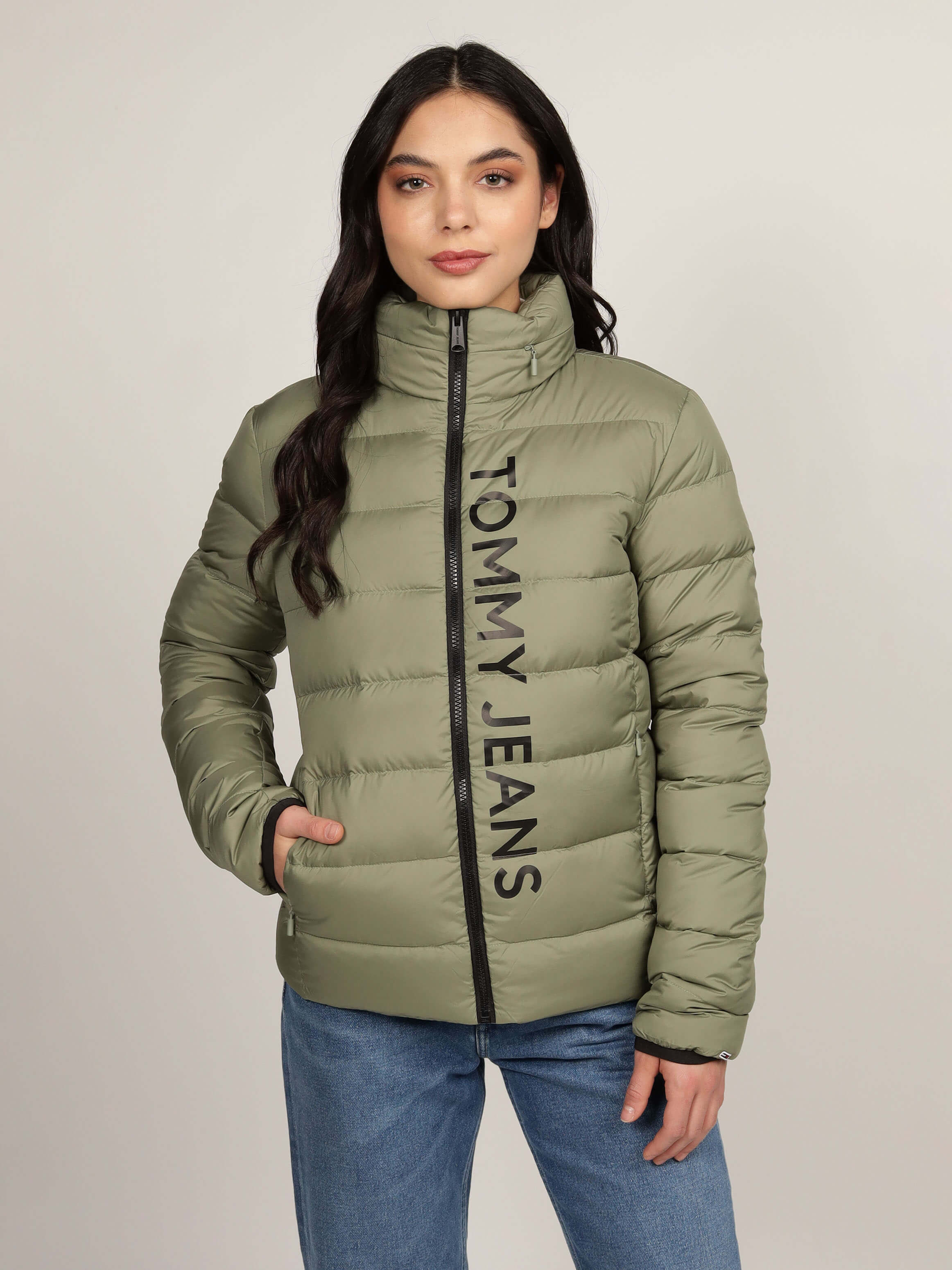 Chamarra acolchonada con logo de mujer Tommy Jeans Chamarras