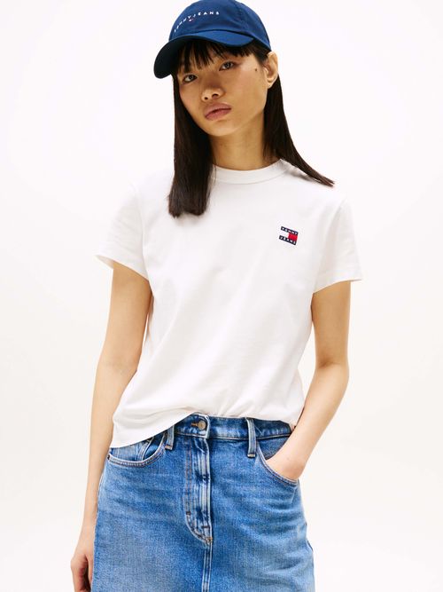 Playera-de-cuello-redondo-con-parche-de-mujer-Tommy-Jeans-DW0DW20153-YBL