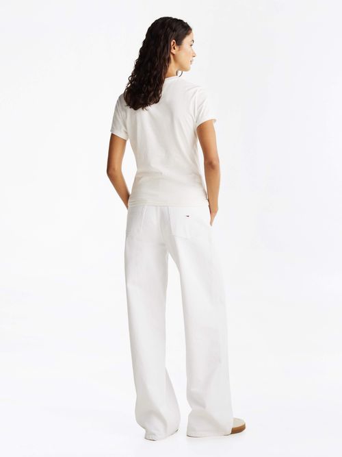 Playera-de-corte-slim-con-logo-de-mujer-Tommy-Jeans-DW0DW19447-YBL